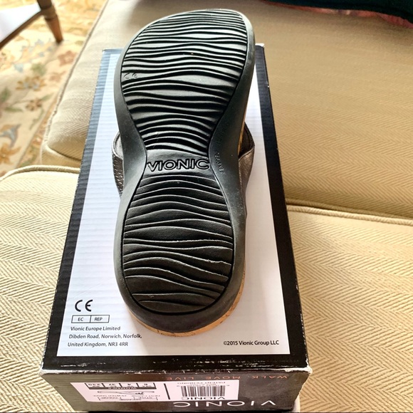 VIONIC “Cassie” Pewter Snake Silver Color Sandals with Bow, Barely Worn, Size 6 - Picture 10 of 14